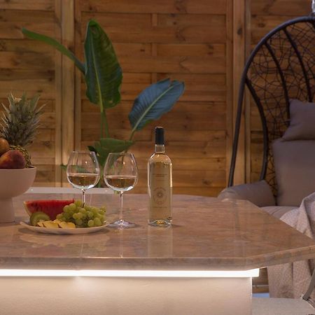 Luxury Apartment With Jacuzzi Close To Acropolis - Living Stone Zircon Athena Bagian luar foto