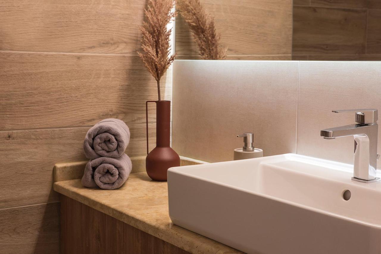 Luxury Apartment With Jacuzzi Close To Acropolis - Living Stone Zircon Athena Bagian luar foto