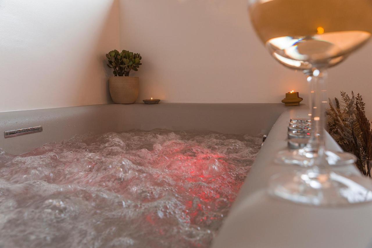 Luxury Apartment With Jacuzzi Close To Acropolis - Living Stone Zircon Athena Bagian luar foto