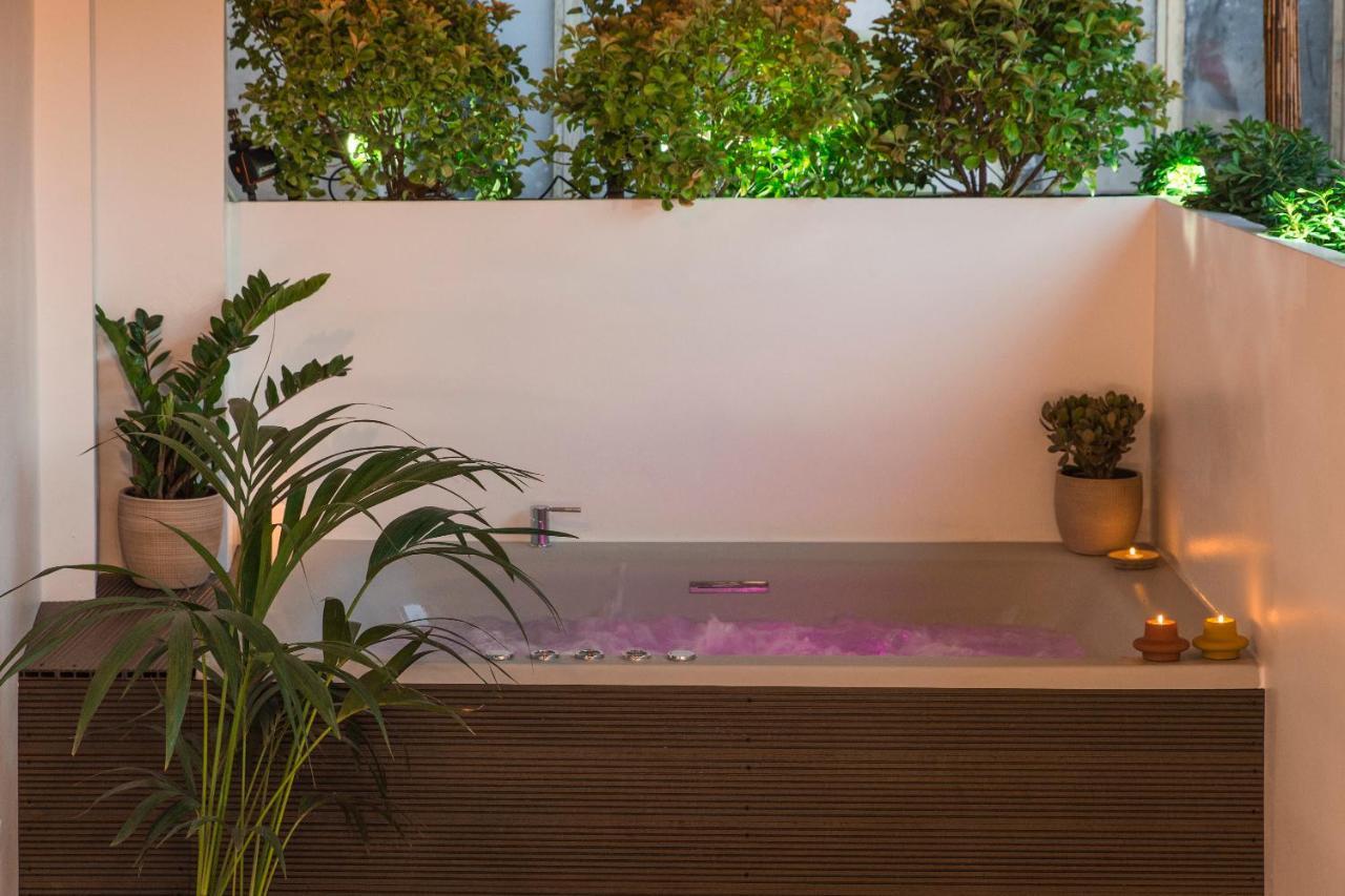 Luxury Apartment With Jacuzzi Close To Acropolis - Living Stone Zircon Athena Bagian luar foto
